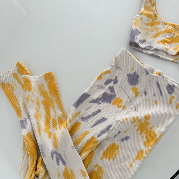 tie dye zara crop/ bra top& matching leggings- tags ripped out but fits like 0 - Picture 1 of 3